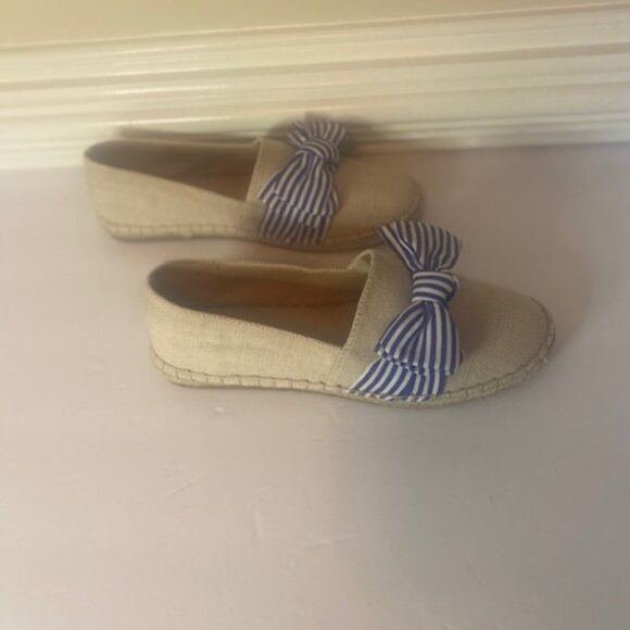 Crown & Ivy Women's Fiona Bow Espadrille Flats Shoes,  Size 8M - Picture 3 of 7